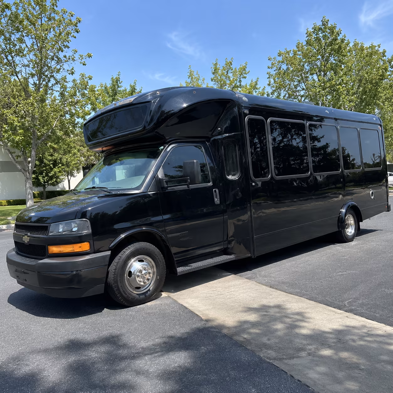 denver 15 passenger party bus