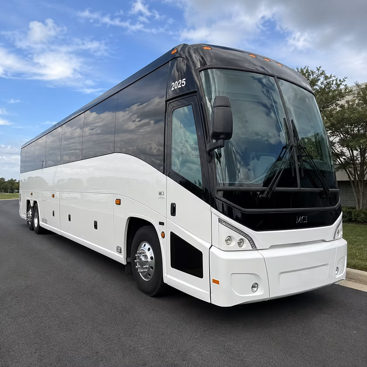 denvercoachbuscompany com makes finding denver broncos nuggets avalanche and rockies game day transportation easy